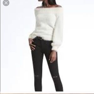 ❄️ BANANA REPUBLIC OFF THE SHOULDER SWEATER ❄️